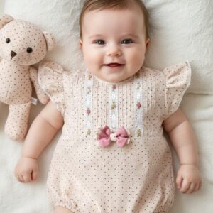 Mameluco con flores bordadas